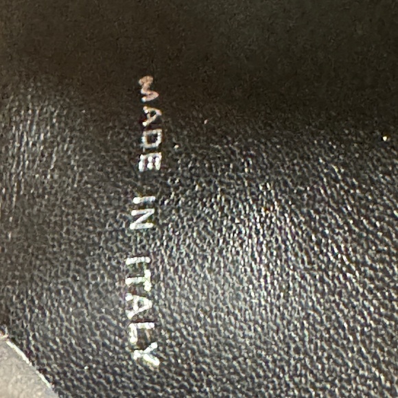 CHANEL key holder 6 Pendants used but still in good condition. - Picture 9 of 13